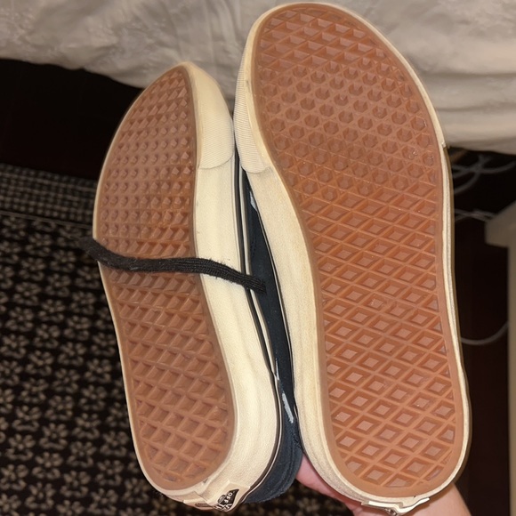 Vans - Picture 6 of 6